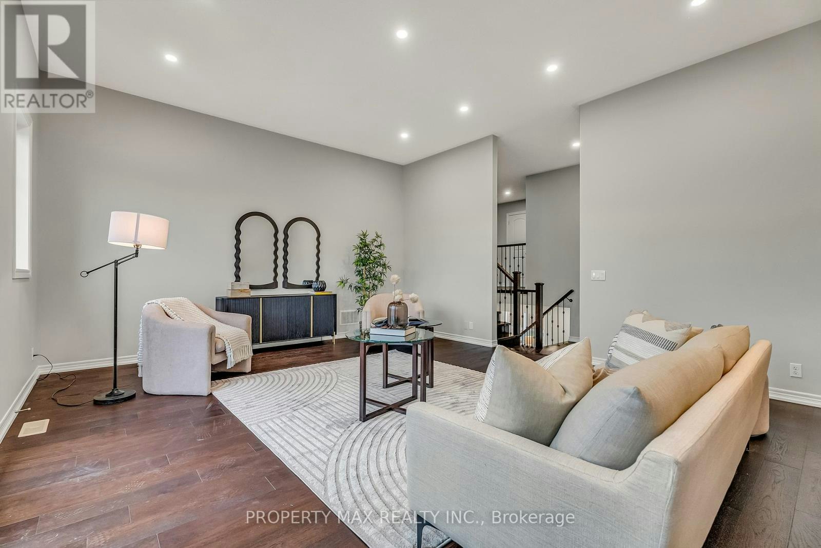 40 Britannia Avenue E, Oshawa, ON, L1L 0C1 - 11