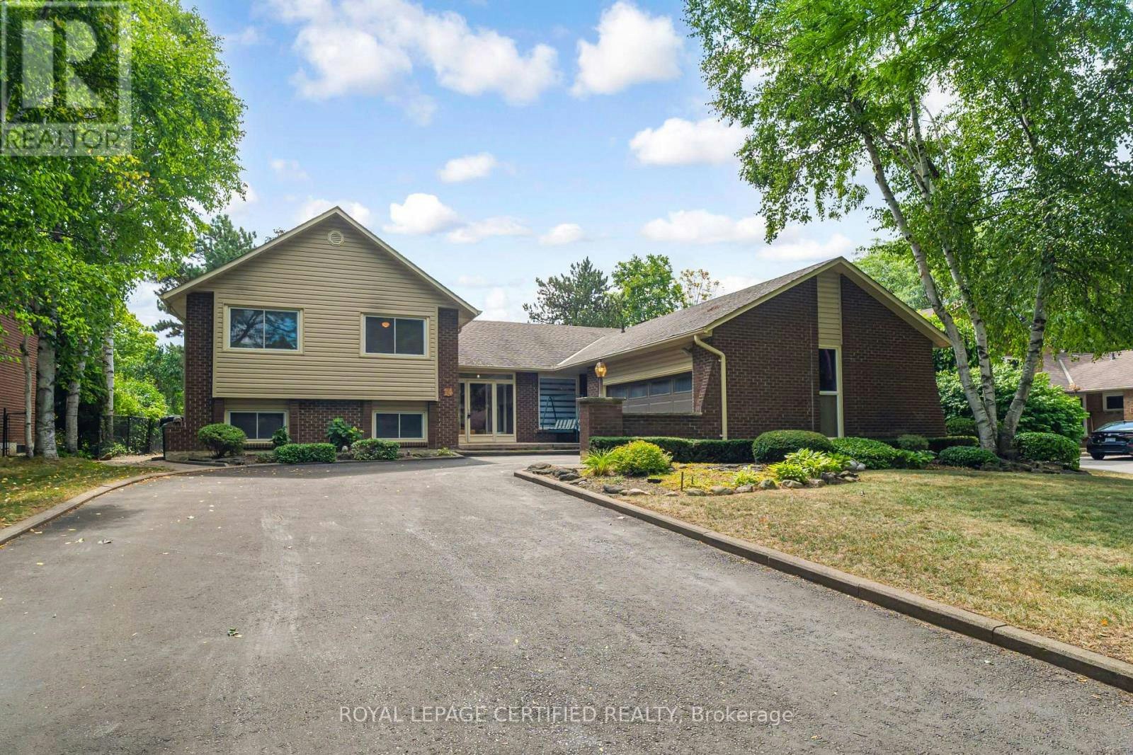 14 Broomfield Court, Brampton, ON, L6Z 1T5