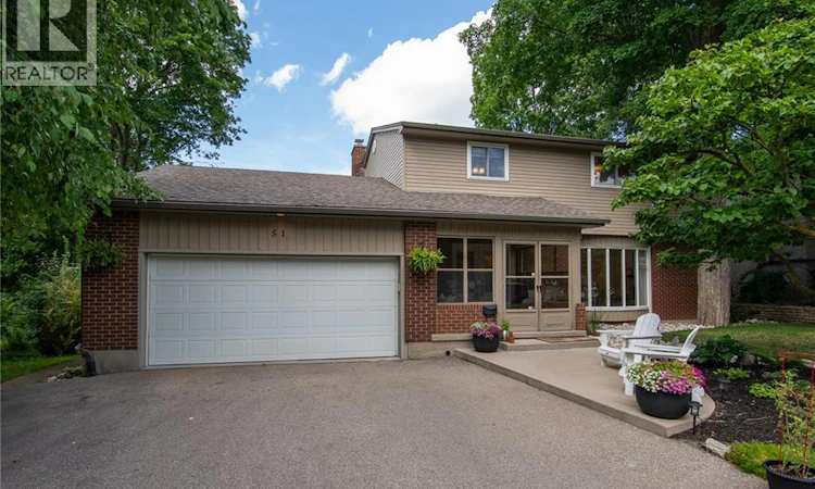 51 Murrayhill Court