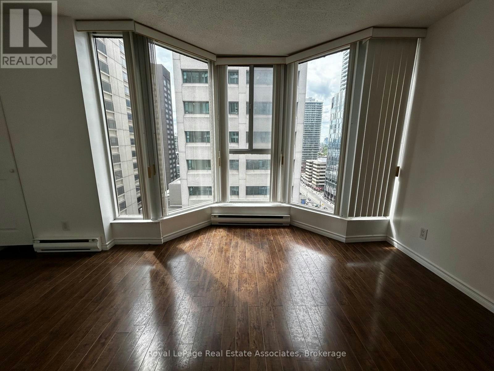 1805-55 Centre Avenue, Toronto, ON, M5G 1R4 - 7