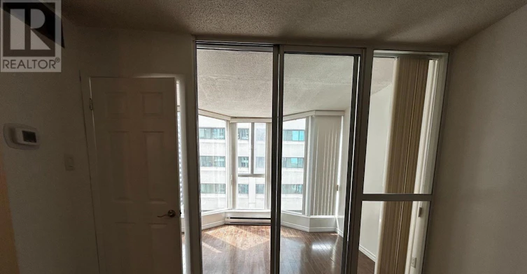 1805-55 Centre Avenue, Toronto, ON, M5G 1R4 - 6