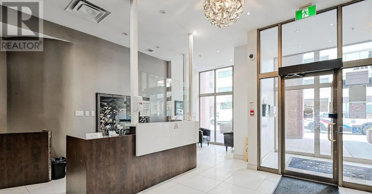 1805-55 Centre Avenue, Toronto, ON, M5G 1R4 - 3