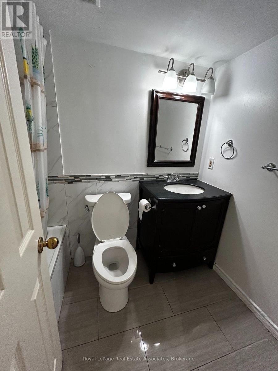 1805-55 Centre Avenue, Toronto, ON, M5G 1R4 - 9