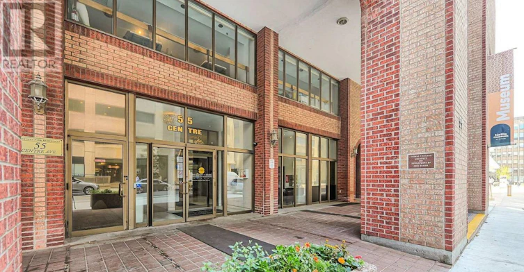 1805-55 Centre Avenue, Toronto, ON, M5G 1R4 - 2