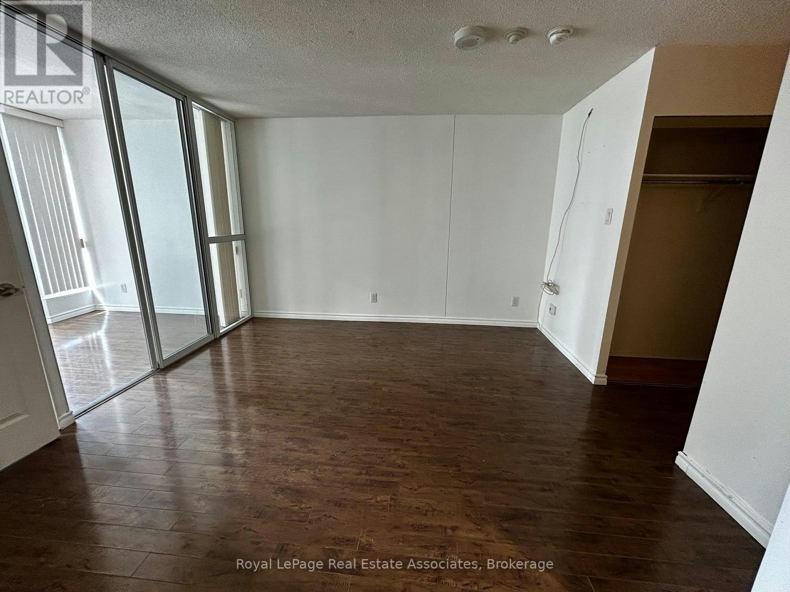 1805-55 Centre Avenue, Toronto, ON, M5G 1R4 - 5