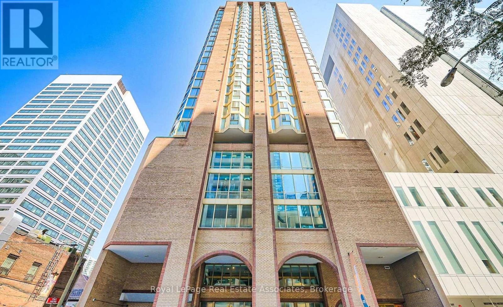 1805-55 Centre Avenue, Toronto, ON, M5G 1R4
