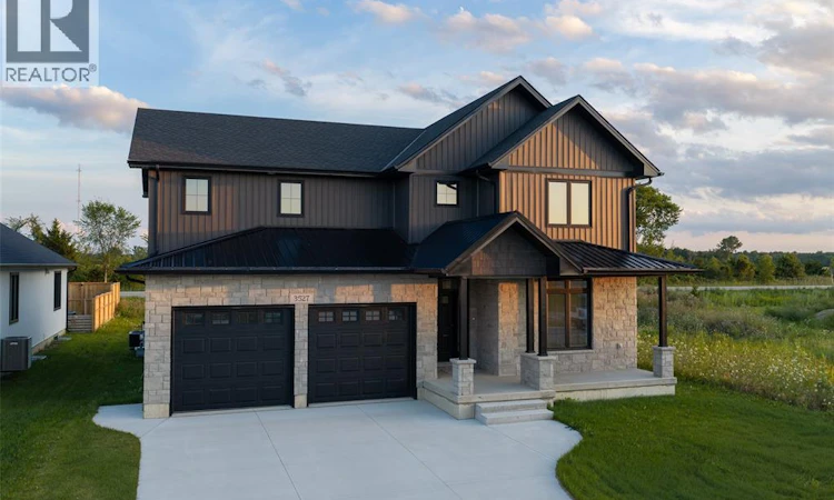3527 Paul Crescent