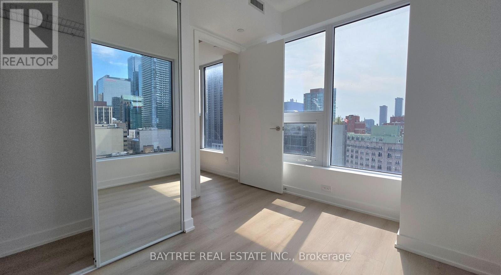 1611-100 Queen Street E, Toronto, ON, M5C 0B5 - 4