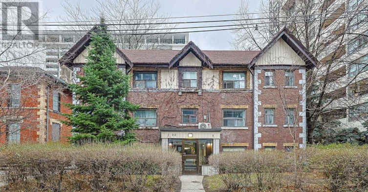 204-33 Maitland Street, Toronto, ON, M4Y 1C8