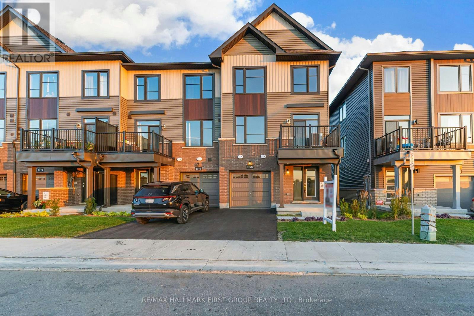 1178 Greentree Path, Oshawa, ON, L1H 8L7