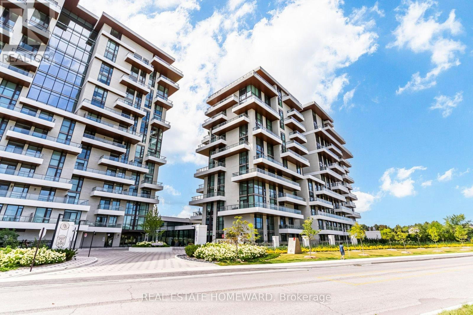 808-397 Royal Orchard Boulevard E, Markham, ON, L3T 0H3