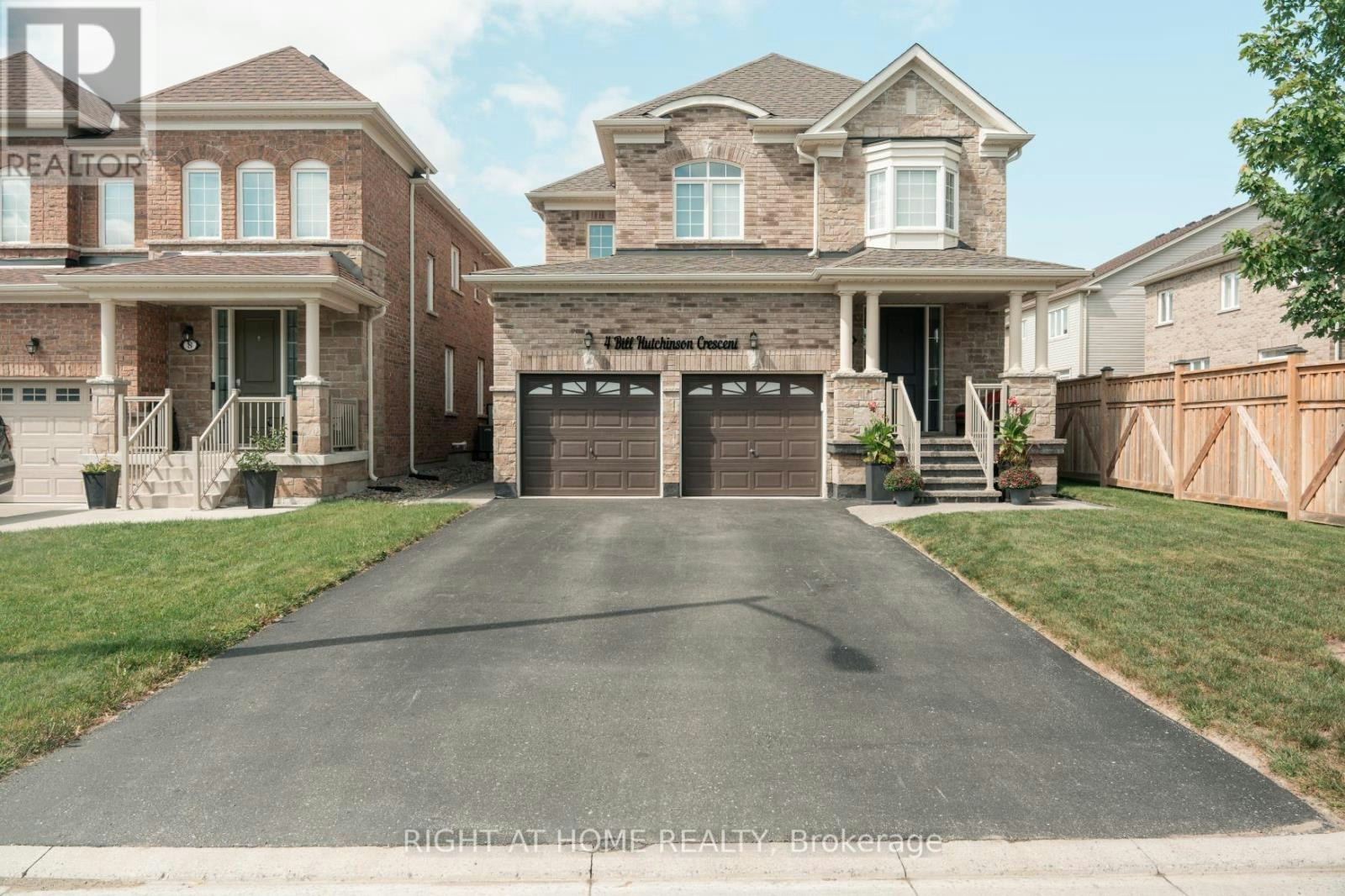 4 Bill Hutchinson Crescent, Clarington, ON, L1C 7E1