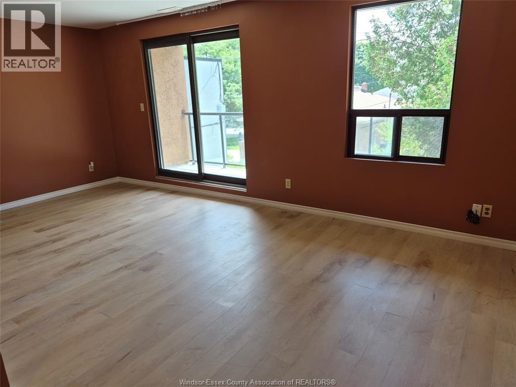 3-3875 Tecumseh Road East, Windsor, ON, N8W 1T1