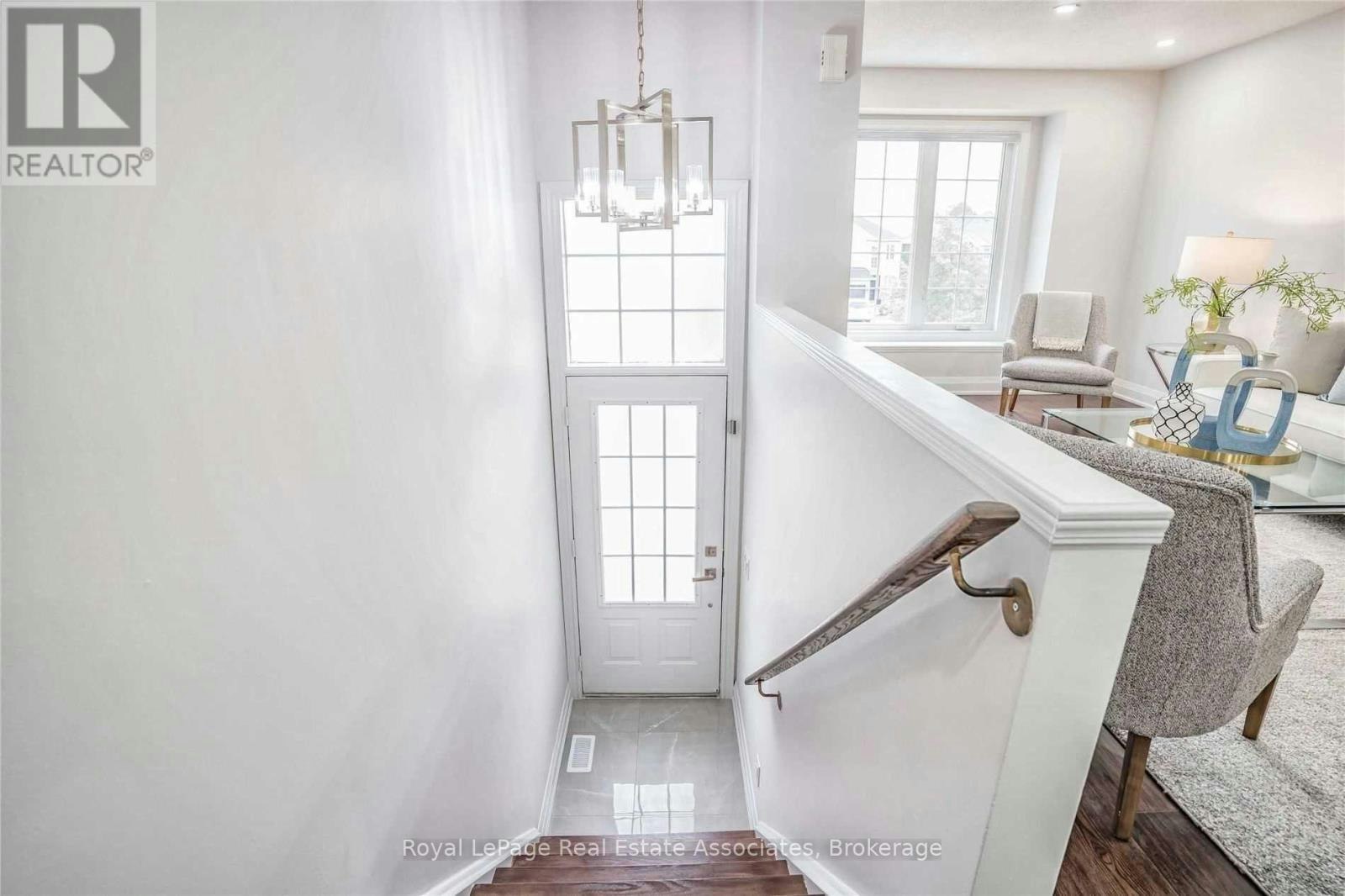 7153 Fairmeadow Crescent, Mississauga, ON, L5N 8R7 - 3