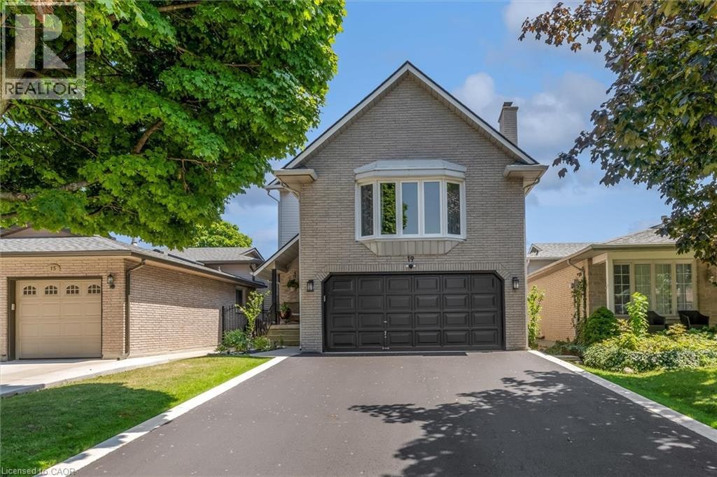 19 Millpond Place, Hamilton, ON, L8W 2W6