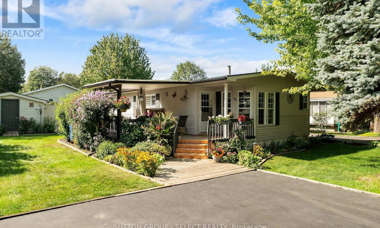 11 Huron Lane