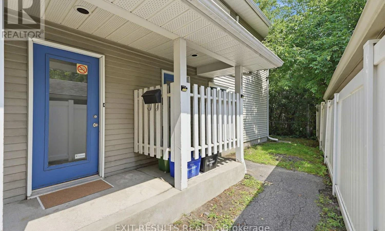 13-1035 Cummings Avenue E