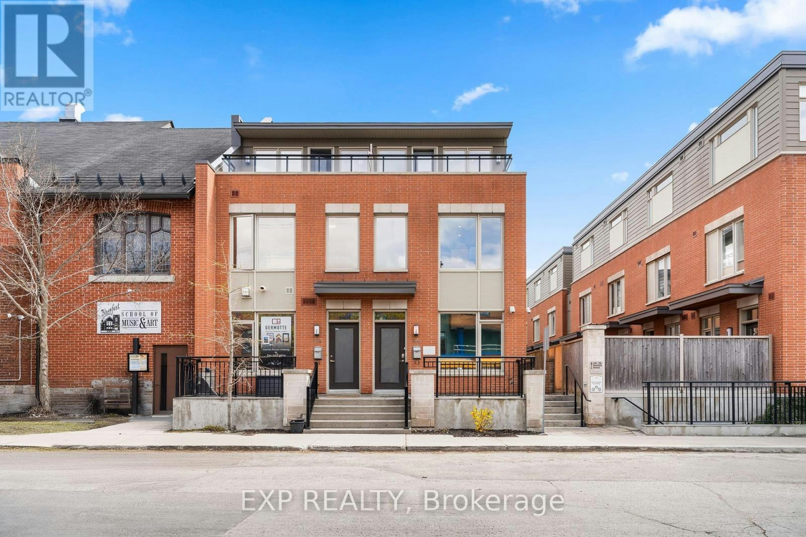 360 Ravenhill Avenue E, Ottawa, ON, K2A 1S5
