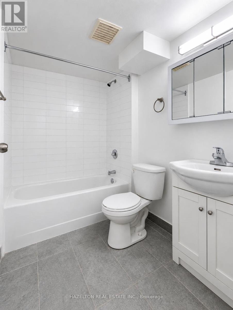 102-57 Parkwoods Village Drive, Toronto, ON, M3A 2X3 - 9