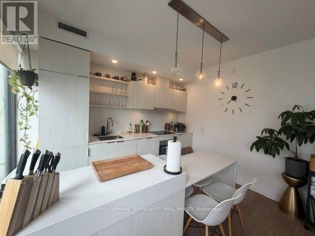 203-12 Bonnycastle Street, Toronto, ON, M5A 0C8 - 11