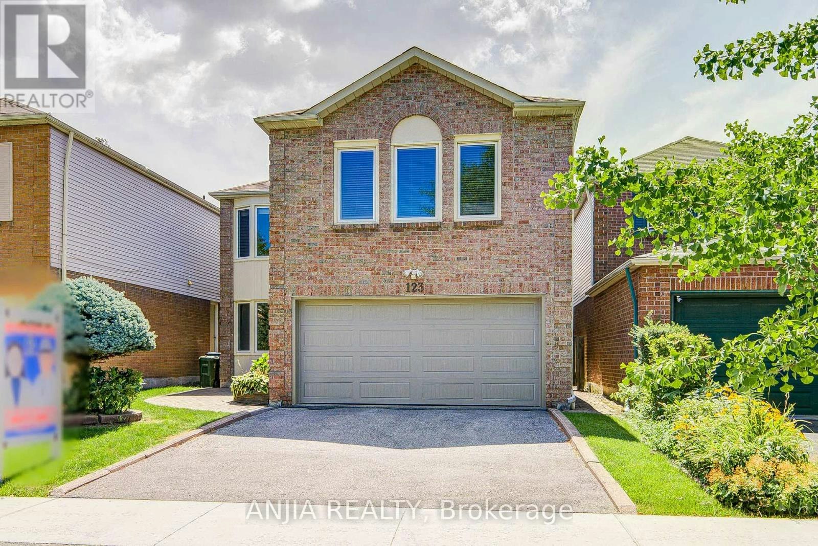 123 Chapel Park Square, Toronto, ON, M1V 2S3
