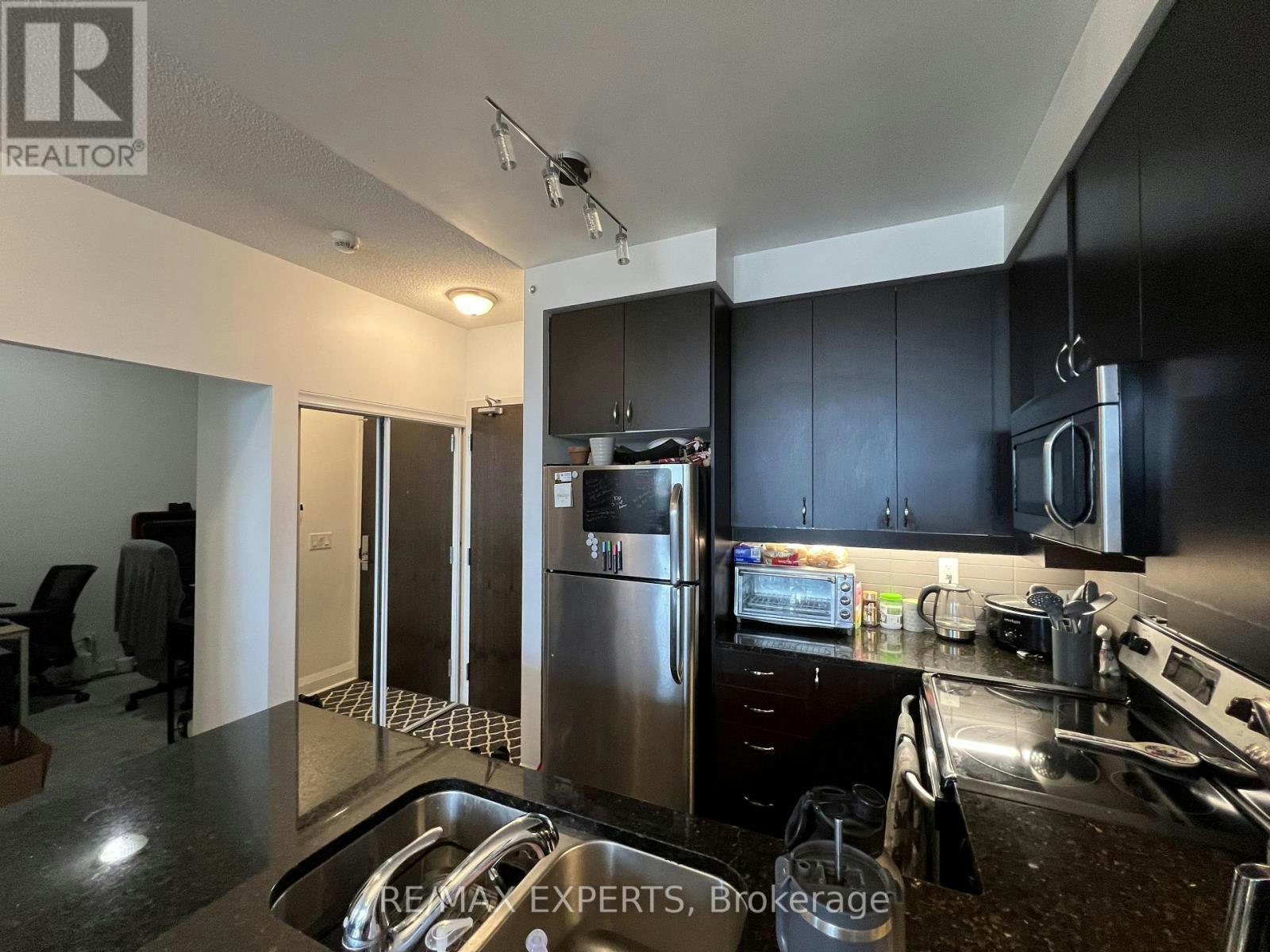 215-1185 The Queensway, Toronto, ON, M8Z 0C6 - 4