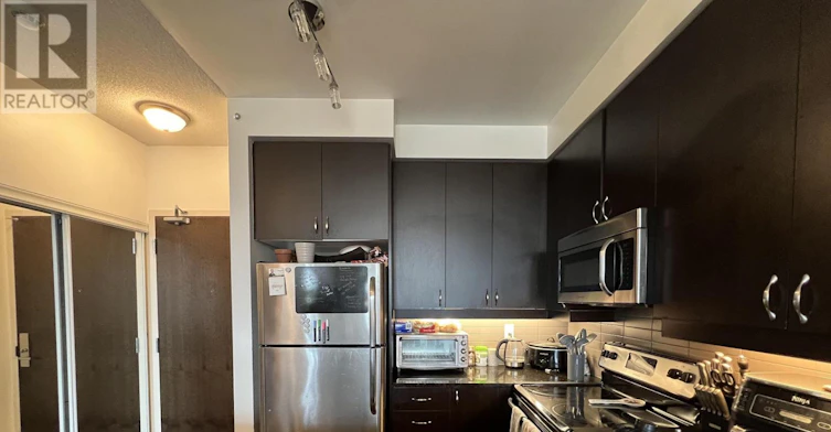 215-1185 The Queensway, Toronto, ON, M8Z 0C6 - 3