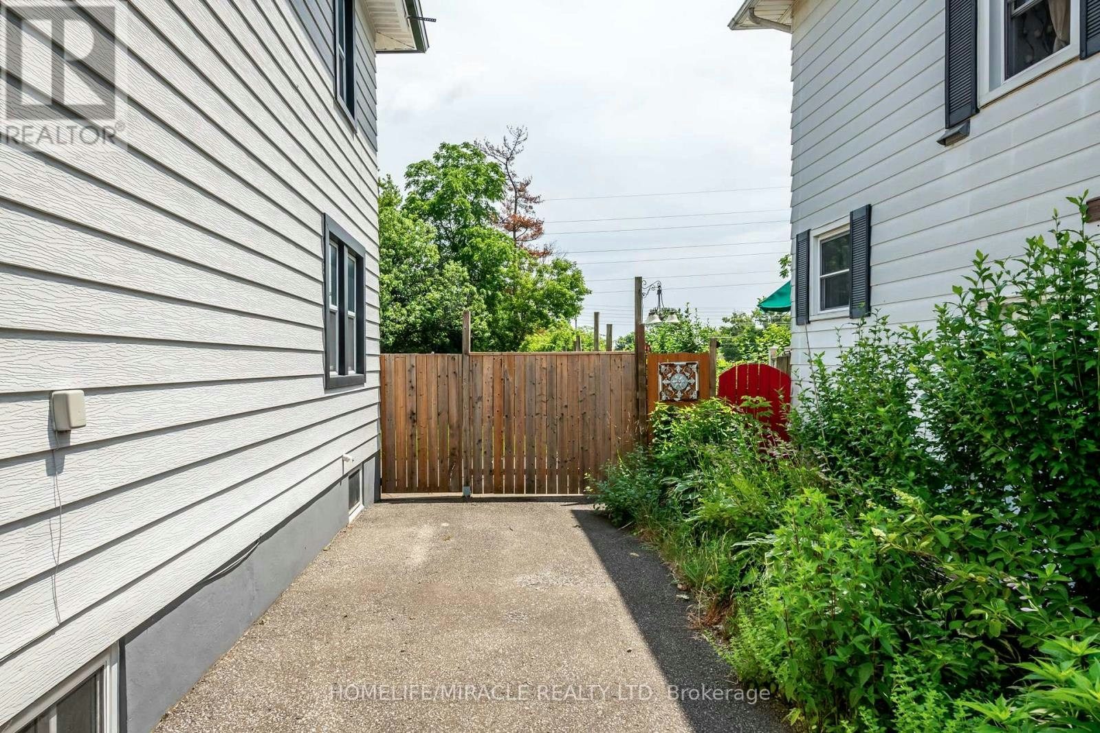 4428 Homewood Avenue, Niagara Falls, ON, L2E 4X5 - 11