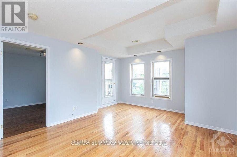 11-450 Maclaren Street, Ottawa, ON, K1R 5K6 - 2