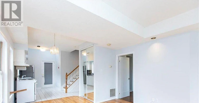 11-450 Maclaren Street, Ottawa, ON, K1R 5K6 - 4