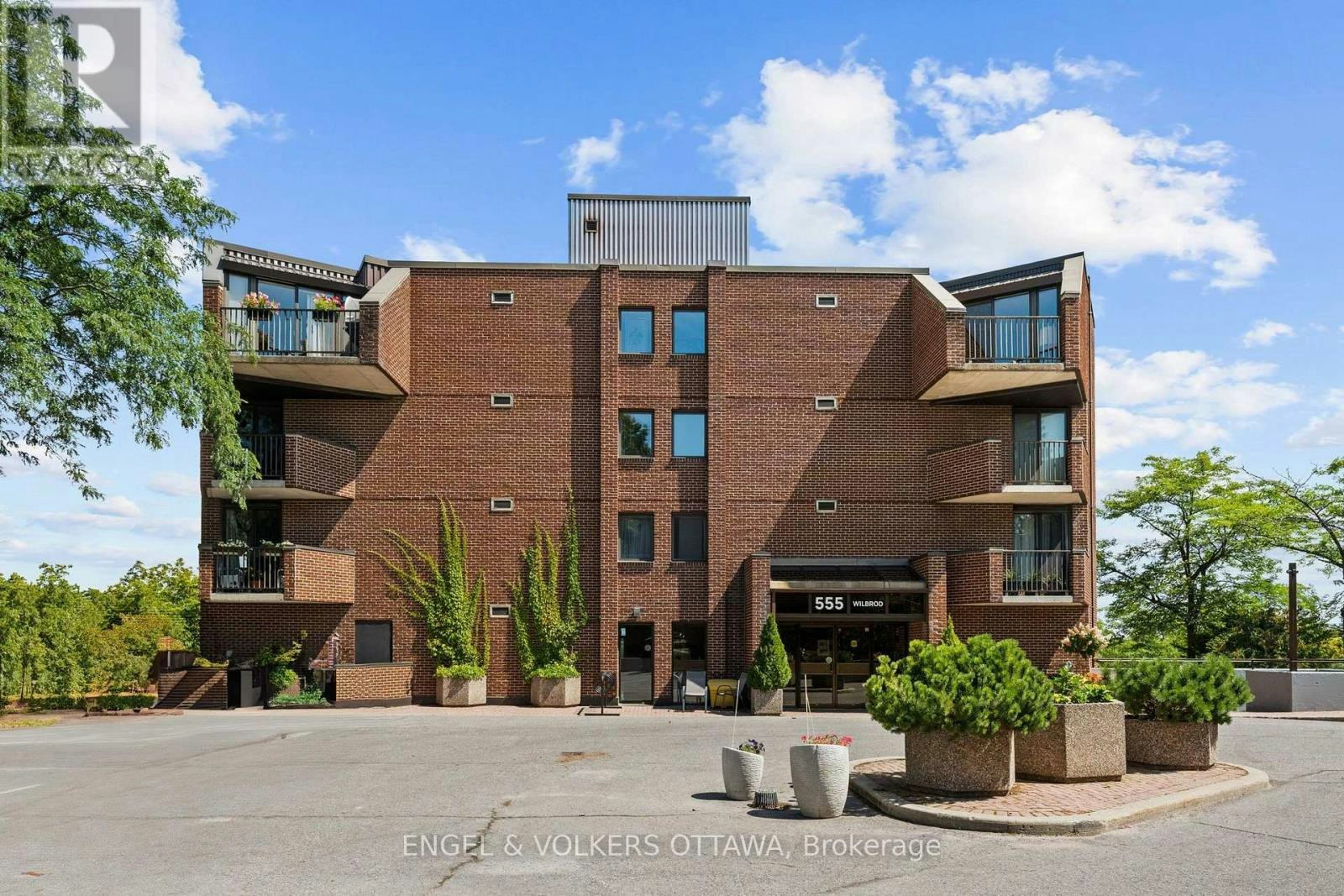 801-555 Wilbrod Street, Ottawa, ON, K1N 5R4