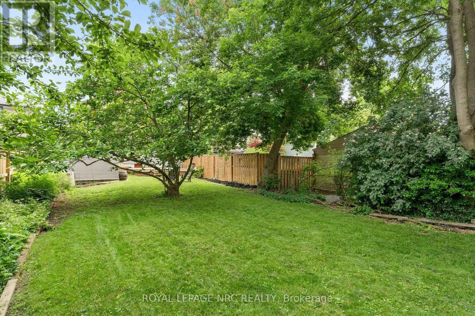 167 Pleasant Avenue, St. Catharines, ON, L2R 1Y6 - 34