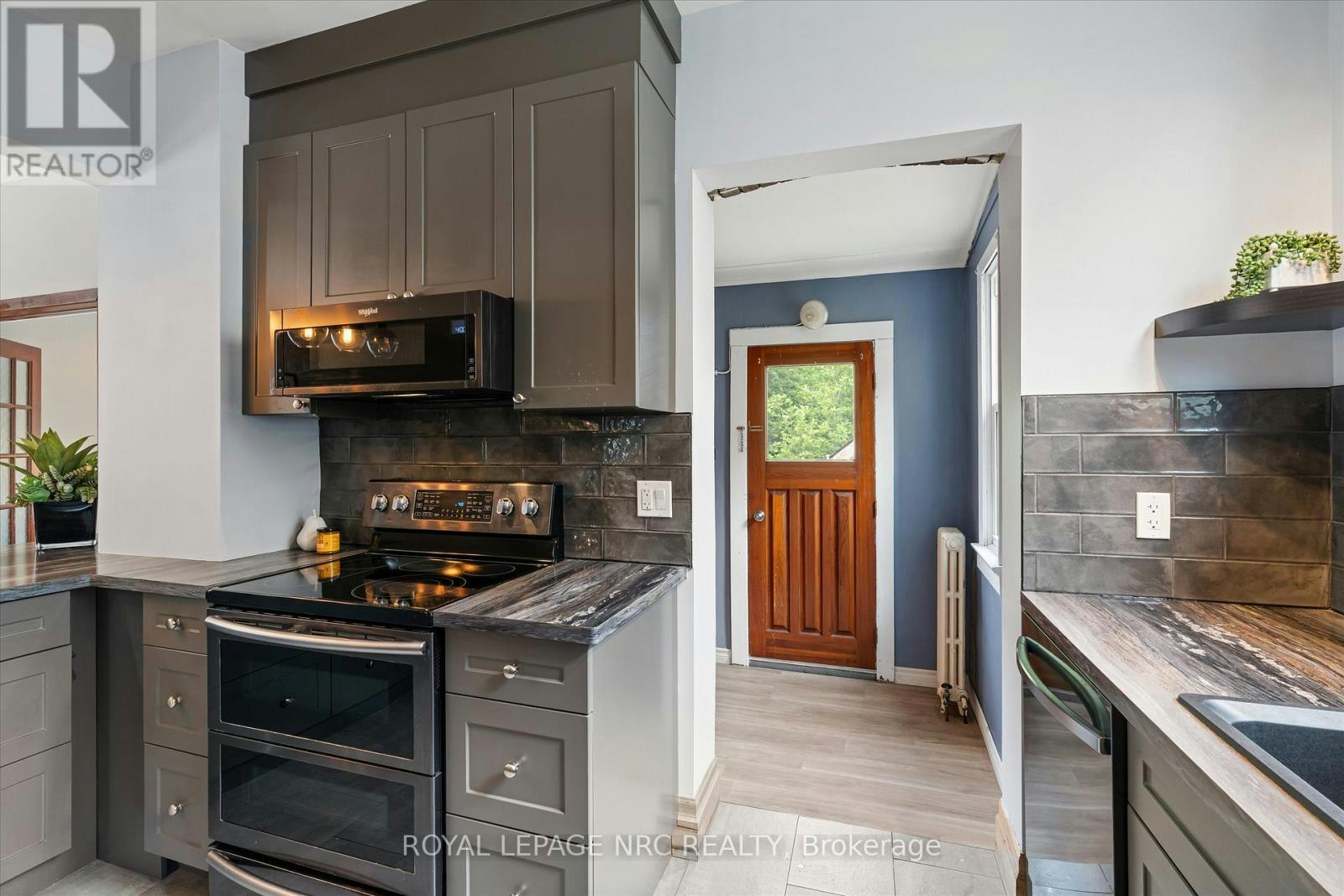 167 Pleasant Avenue, St. Catharines, ON, L2R 1Y6 - 18