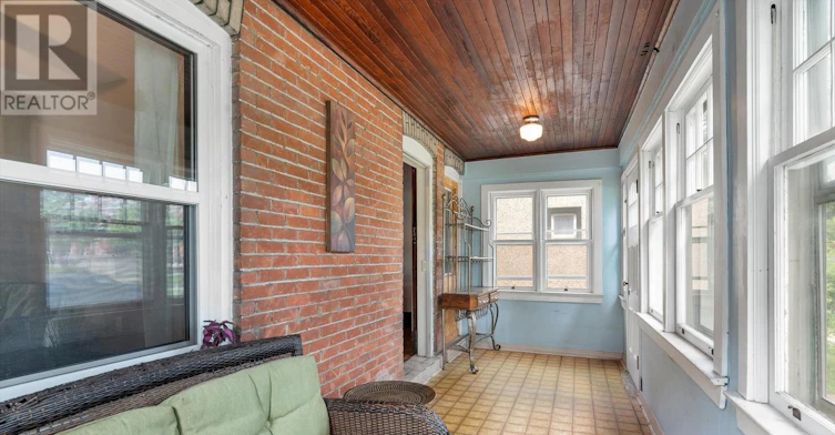 167 Pleasant Avenue, St. Catharines, ON, L2R 1Y6 - 5