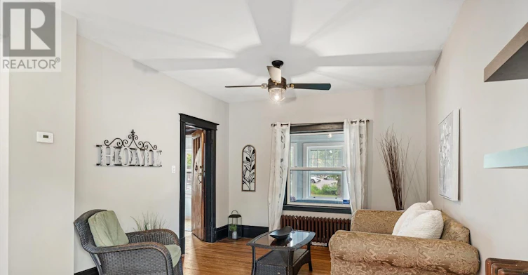 167 Pleasant Avenue, St. Catharines, ON, L2R 1Y6 - 9