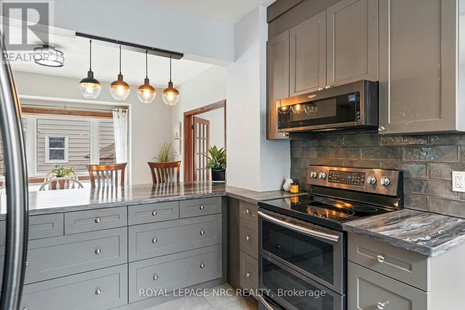 167 Pleasant Avenue, St. Catharines, ON, L2R 1Y6 - 17