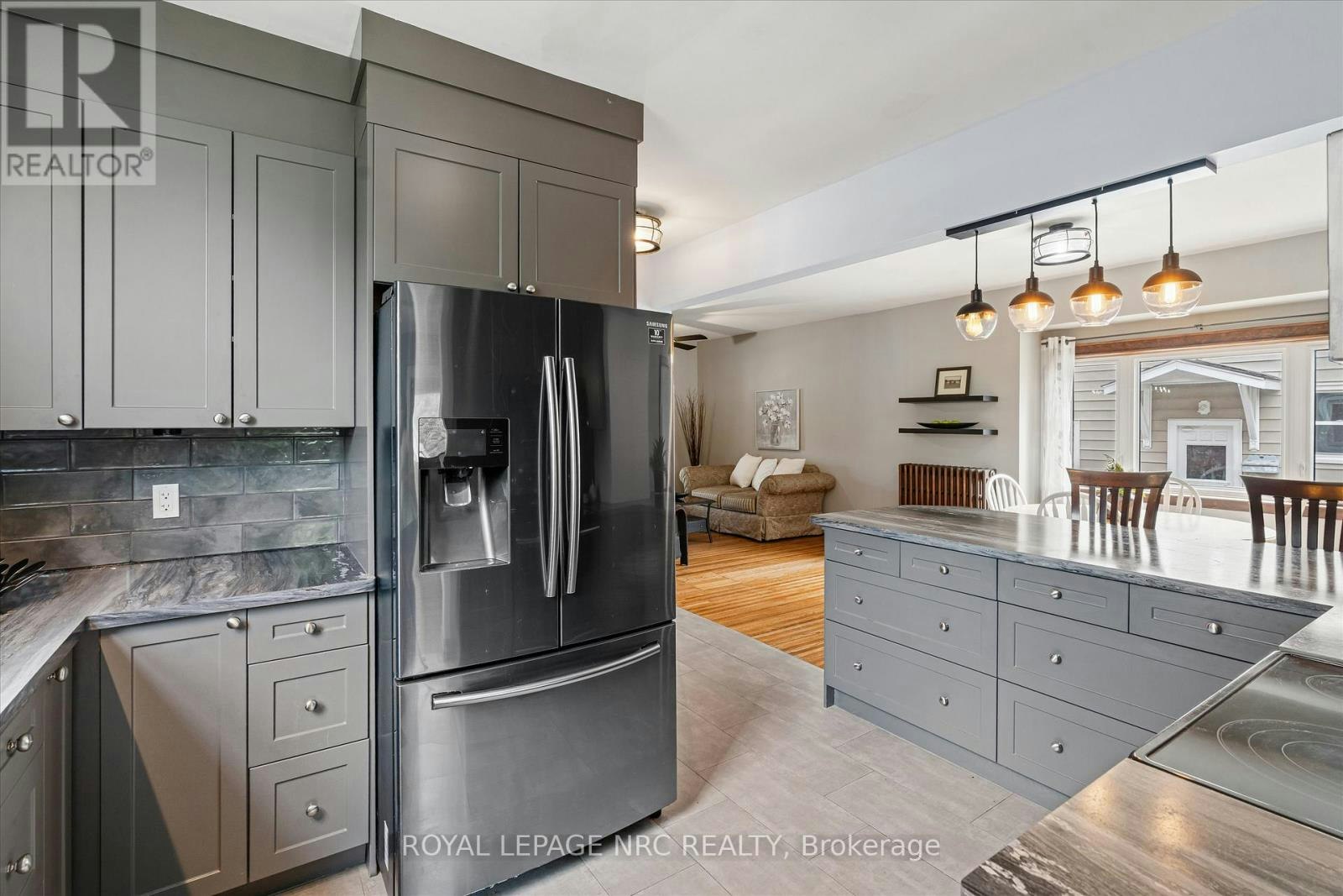 167 Pleasant Avenue, St. Catharines, ON, L2R 1Y6 - 16