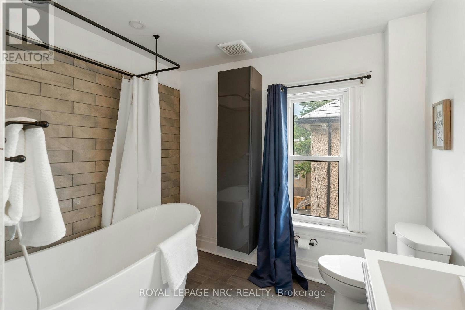 167 Pleasant Avenue, St. Catharines, ON, L2R 1Y6 - 32