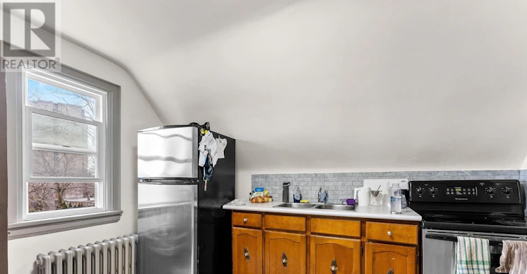 UPPER-28 Division Street, St. Catharines, ON, L2R 3G2 - 10