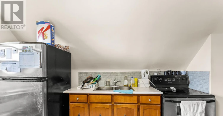 UPPER-28 Division Street, St. Catharines, ON, L2R 3G2 - 8