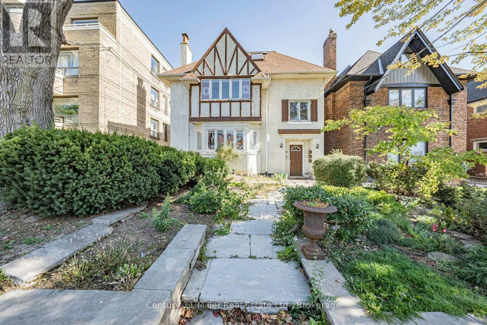 FIRST Floor 889 Avenue Road, Toronto, ON, M5P 2K7