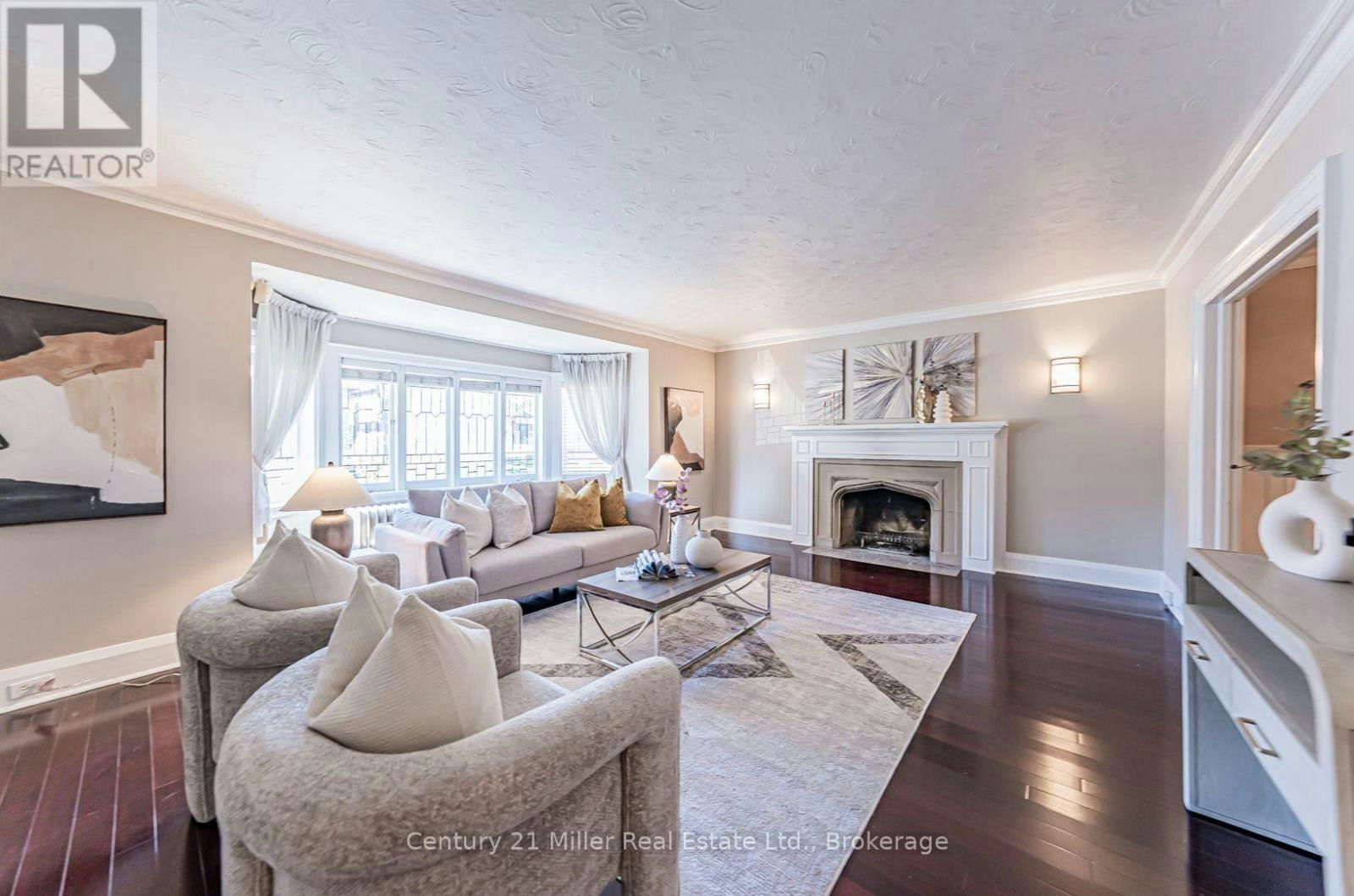 FIRST Floor 889 Avenue Road, Toronto, ON, M5P 2K7 - 4