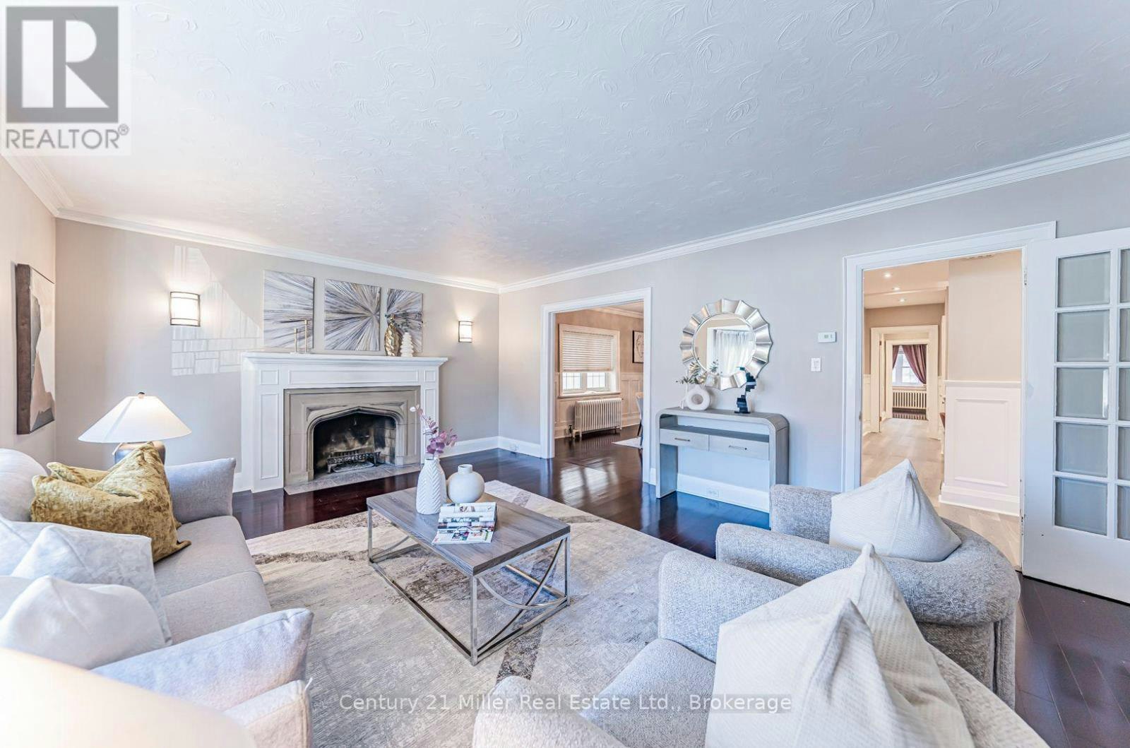 FIRST Floor 889 Avenue Road, Toronto, ON, M5P 2K7 - 5