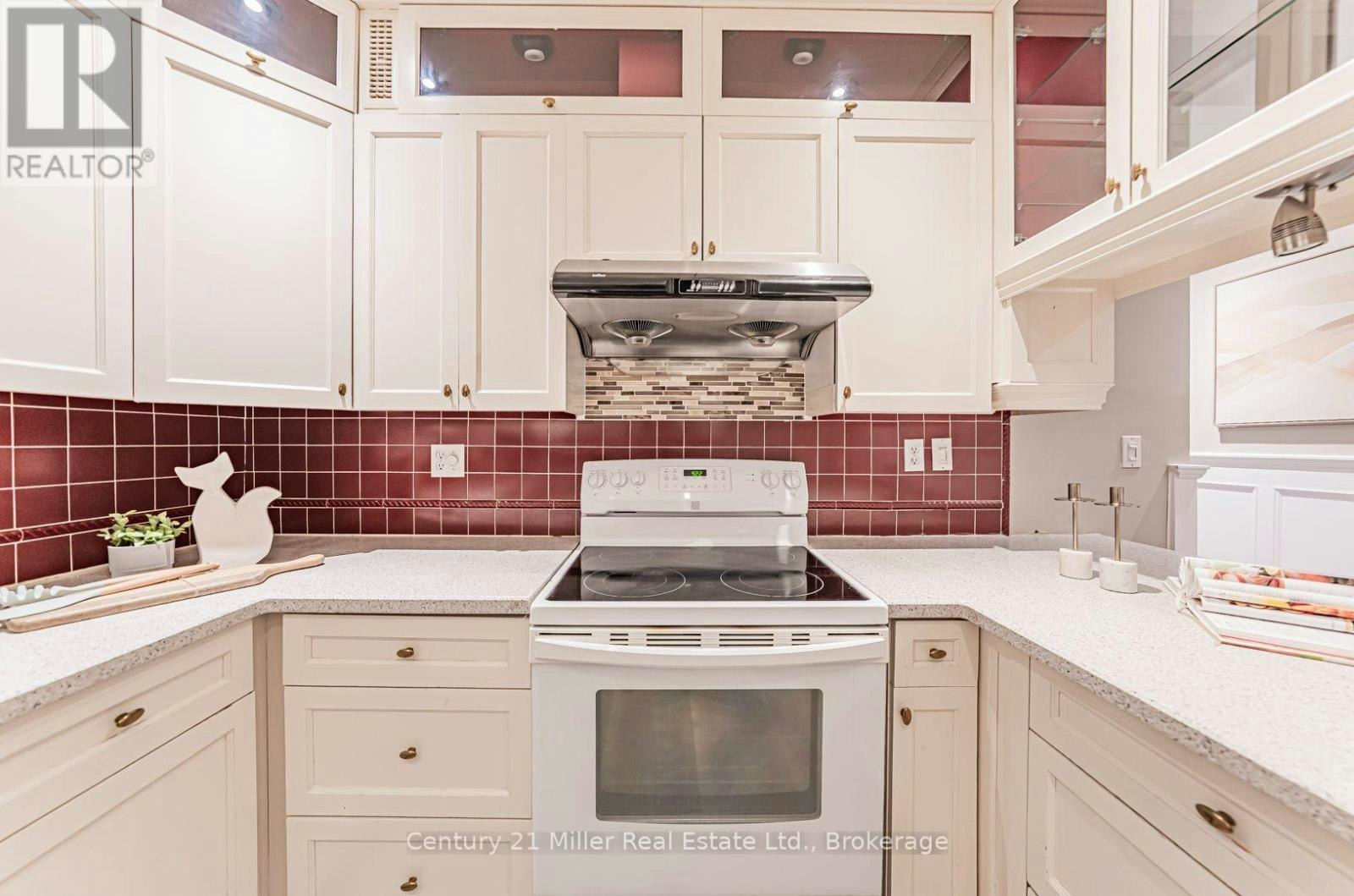 FIRST Floor 889 Avenue Road, Toronto, ON, M5P 2K7 - 10