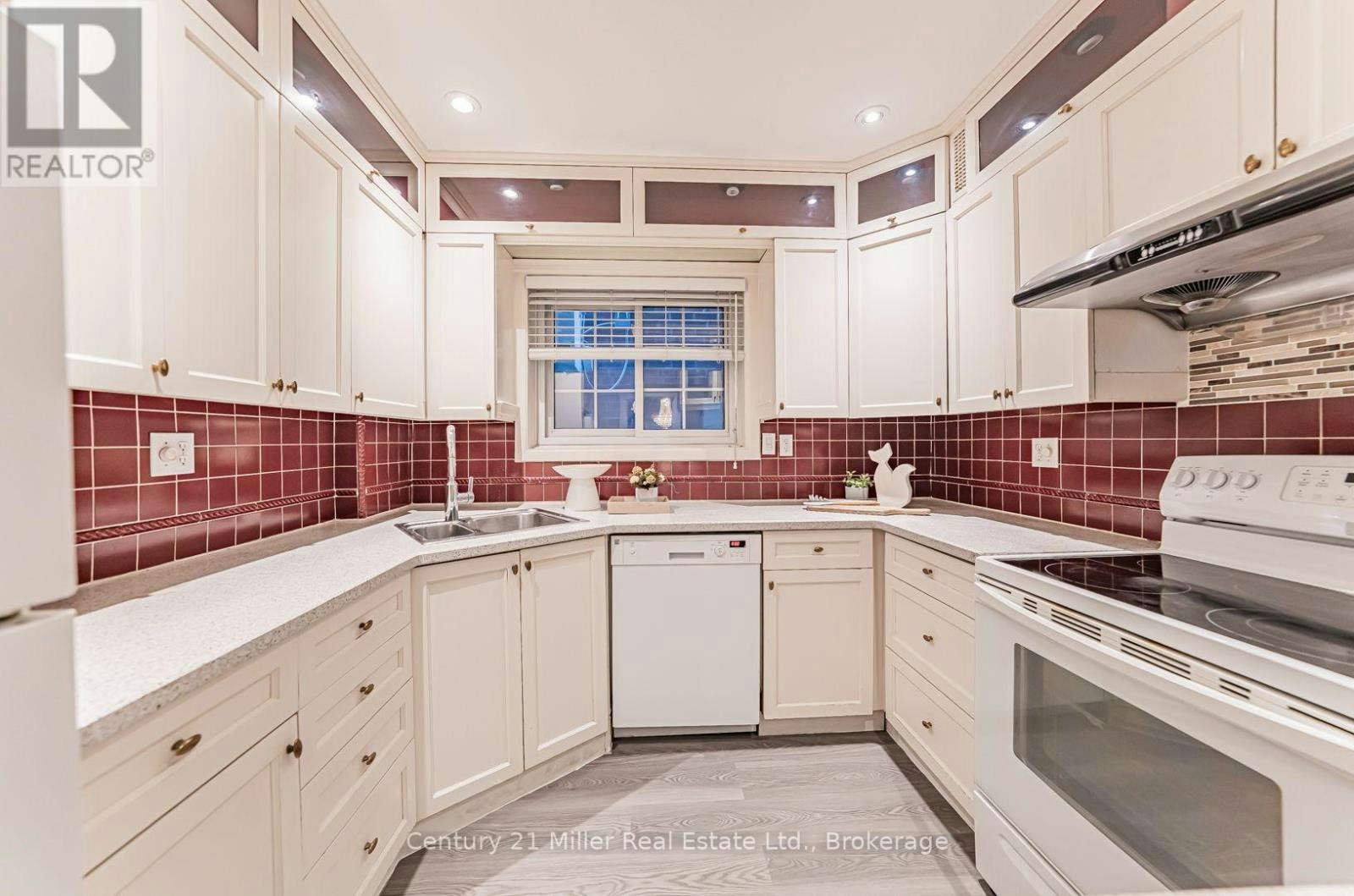 FIRST Floor 889 Avenue Road, Toronto, ON, M5P 2K7 - 9