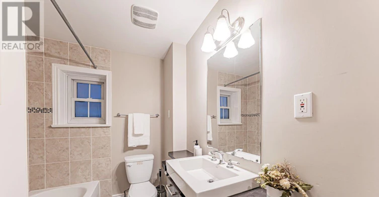 FIRST Floor 889 Avenue Road, Toronto, ON, M5P 2K7 - 18