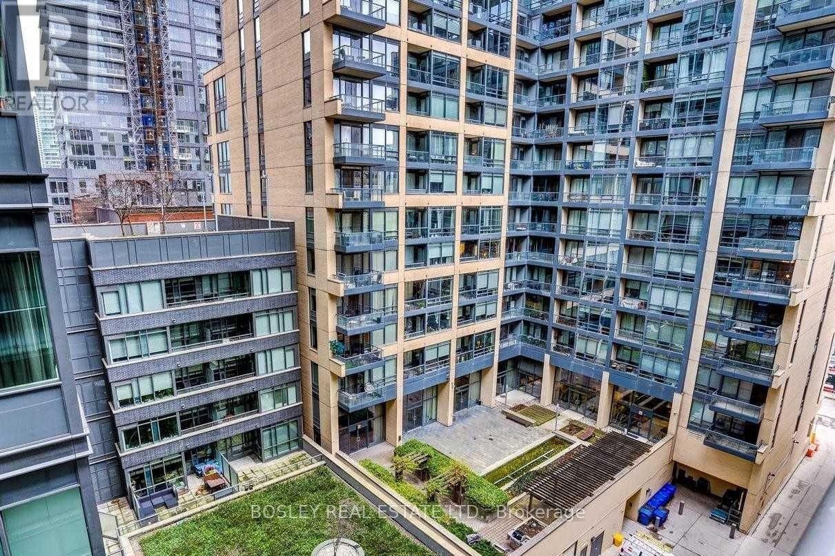 910-25 Oxley Street, Toronto, ON, M5V 2J5 - 21