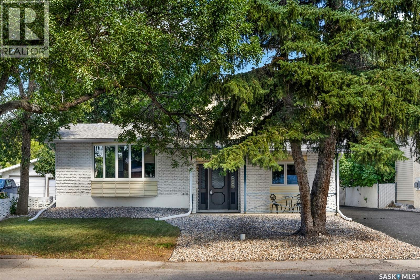 305 Hanley Crescent, Regina, SK, S4R 5A9