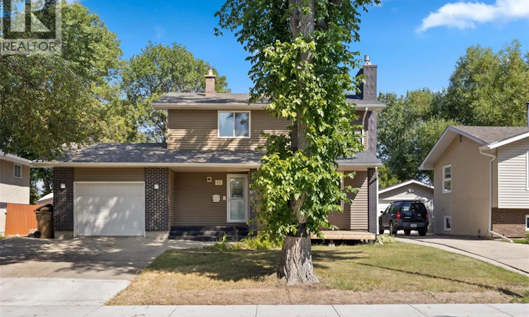 48 French Crescent