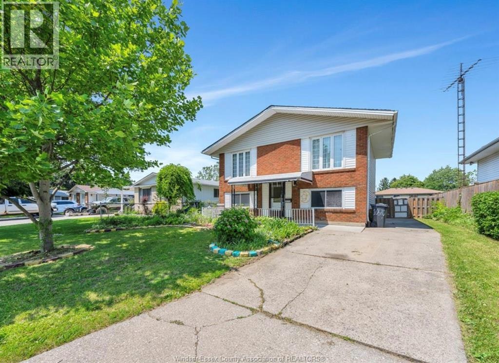 10670 Lambeth Road, Windsor, ON, N8R 1C9
